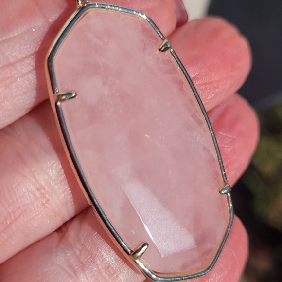 Kendra Scott Reid Long Pendant Necklace in Rose Quartz NWOT - Picture 5 of 6